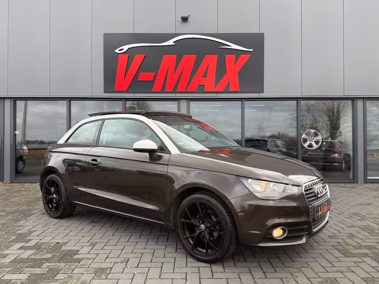 Audi A1 1.2 TFSI Attraction 48 DKM Panorama Navi Stoelvw PDC
