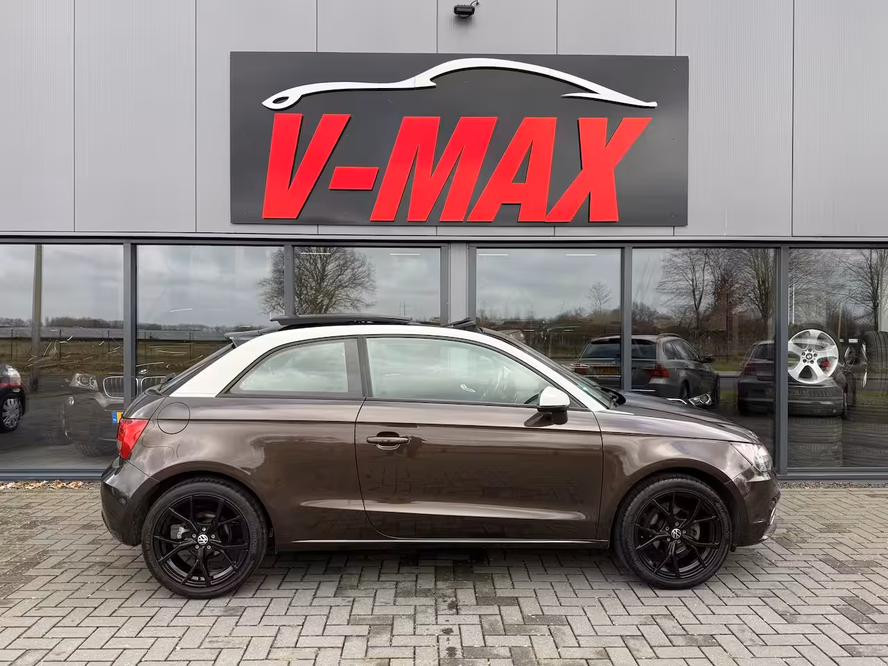 Audi A1 1.2 TFSI Attraction 48 DKM Panorama Navi Stoelvw PDC