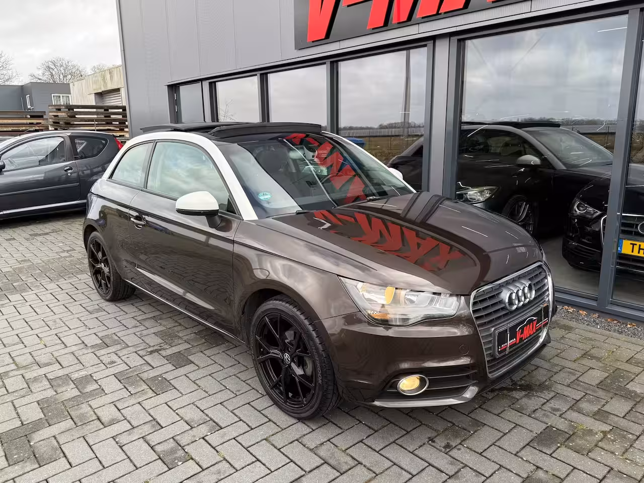 Audi A1 1.2 TFSI Attraction 48 DKM Panorama Navi Stoelvw PDC