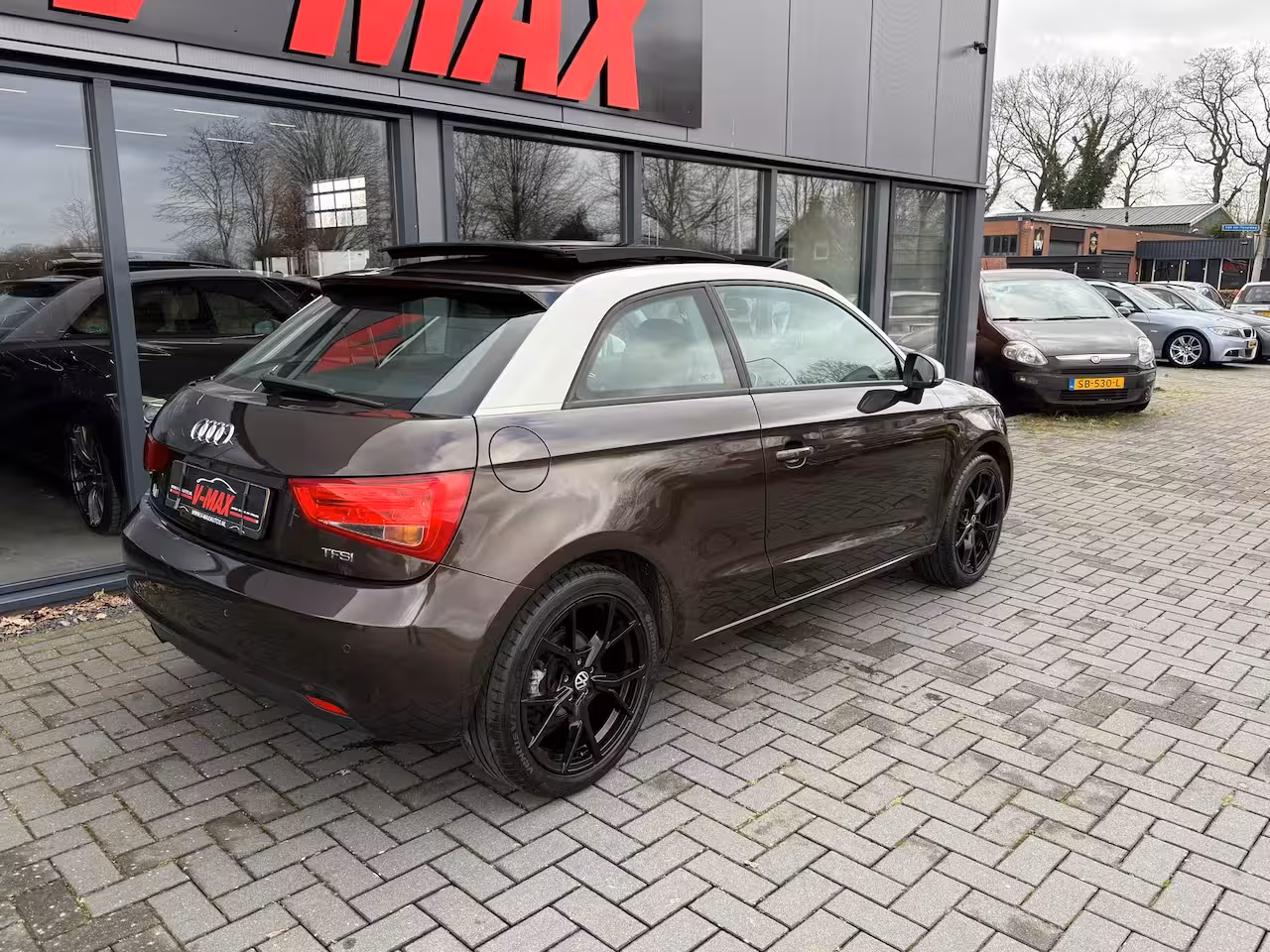 Audi A1 1.2 TFSI Attraction 48 DKM Panorama Navi Stoelvw PDC