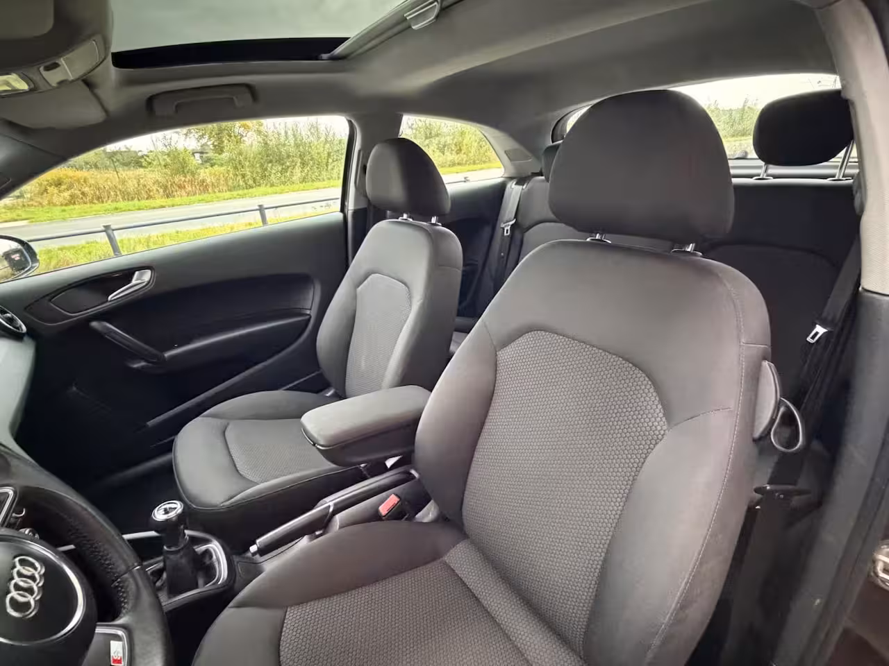 Audi A1 1.2 TFSI Attraction 48 DKM Panorama Navi Stoelvw PDC