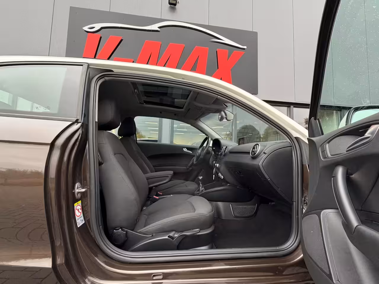 Audi A1 1.2 TFSI Attraction 48 DKM Panorama Navi Stoelvw PDC