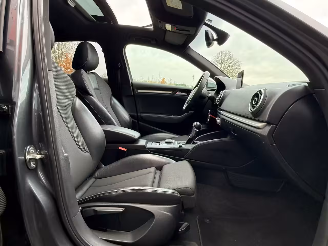 Audi A3 Limousine 1.4 TFSI CoD S-Tron 3X S-Line Pano Carplay Stoelverw