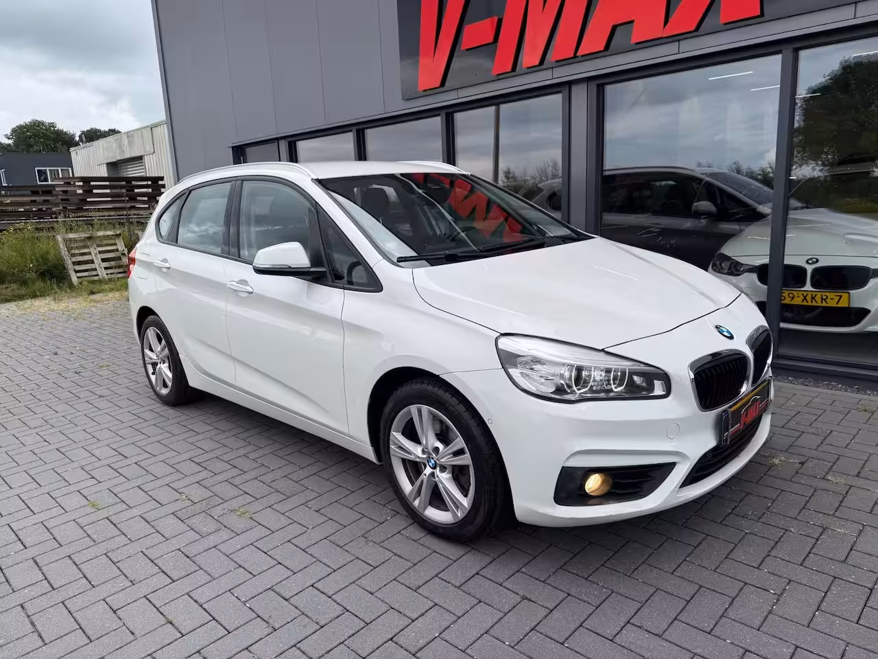 BMW 2-serie Active Tourer 225i xDrive Exec AUT Xenon Camera Stoelvw