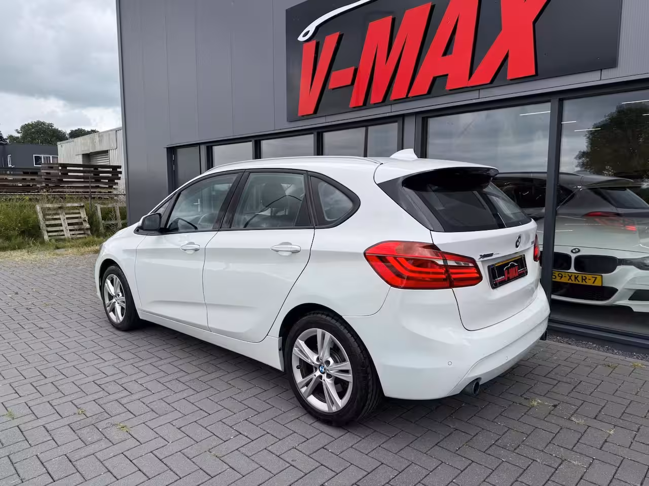 BMW 2-serie Active Tourer 225i xDrive Exec AUT Xenon Camera Stoelvw
