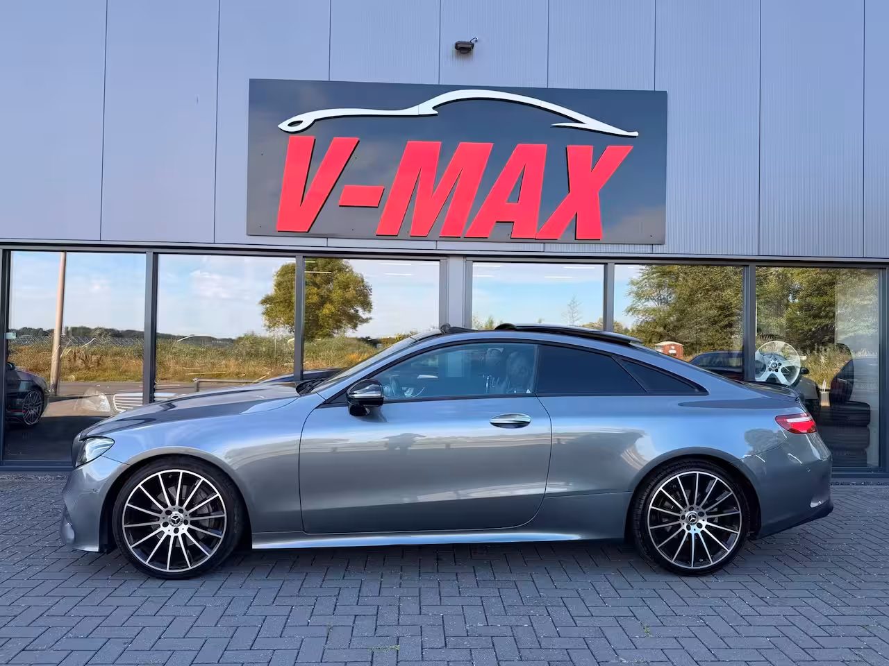 Mercedes-Benz E-klasse Coupé E200 Premium+ AMG HUD Pano Burmester Leder