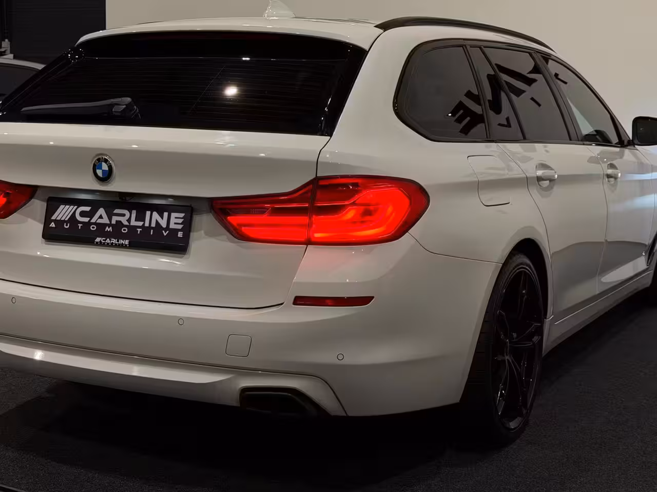 BMW 5-serie Touring 540d xDrive Executive AUTOMAAT CAMERA KEYLESS LEDER NAVI STOELVERW. ELEK STOELEN NAP GARAN
