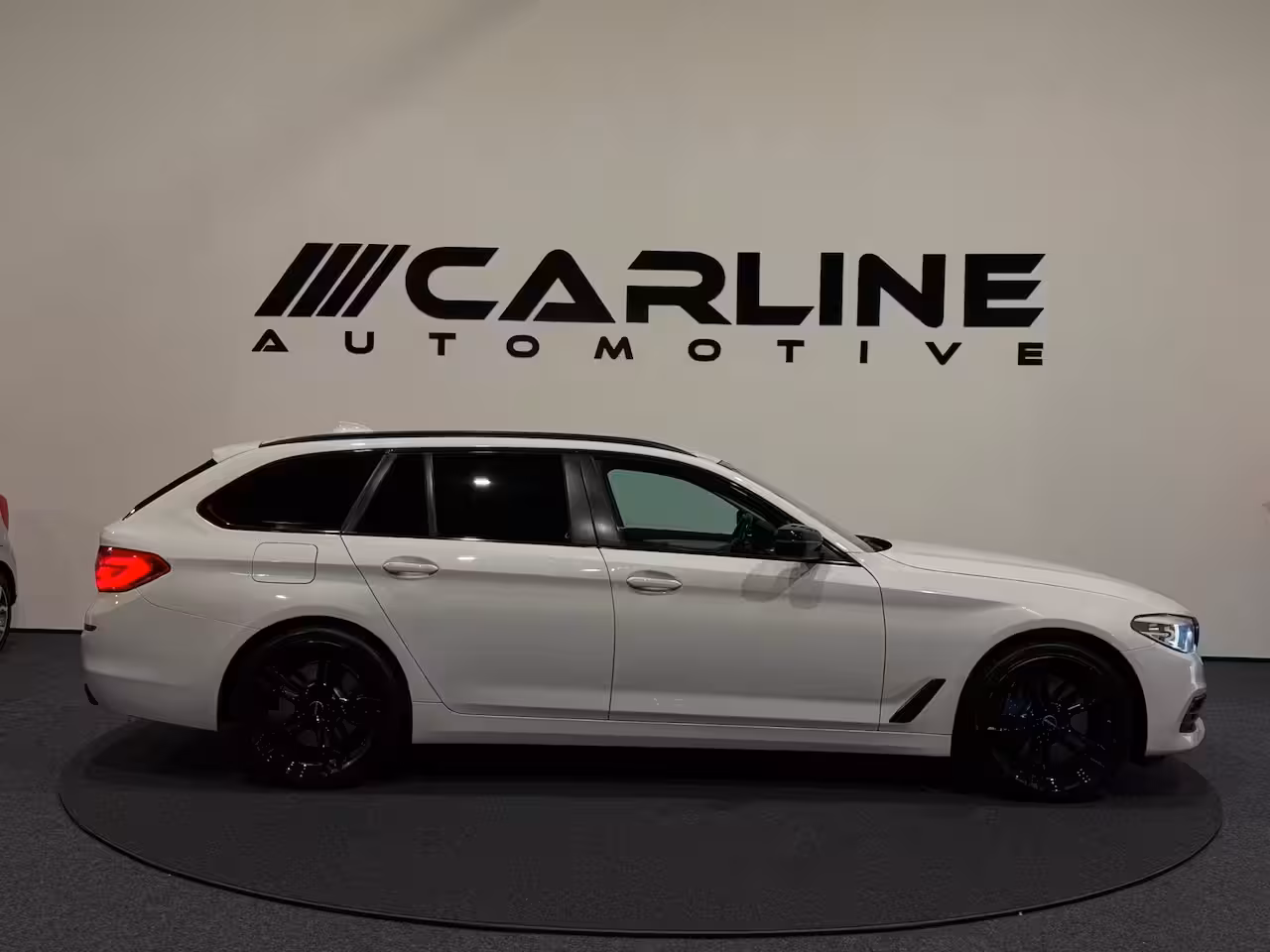 BMW 5-serie Touring 540d xDrive Executive AUTOMAAT CAMERA KEYLESS LEDER NAVI STOELVERW. ELEK STOELEN NAP GARAN