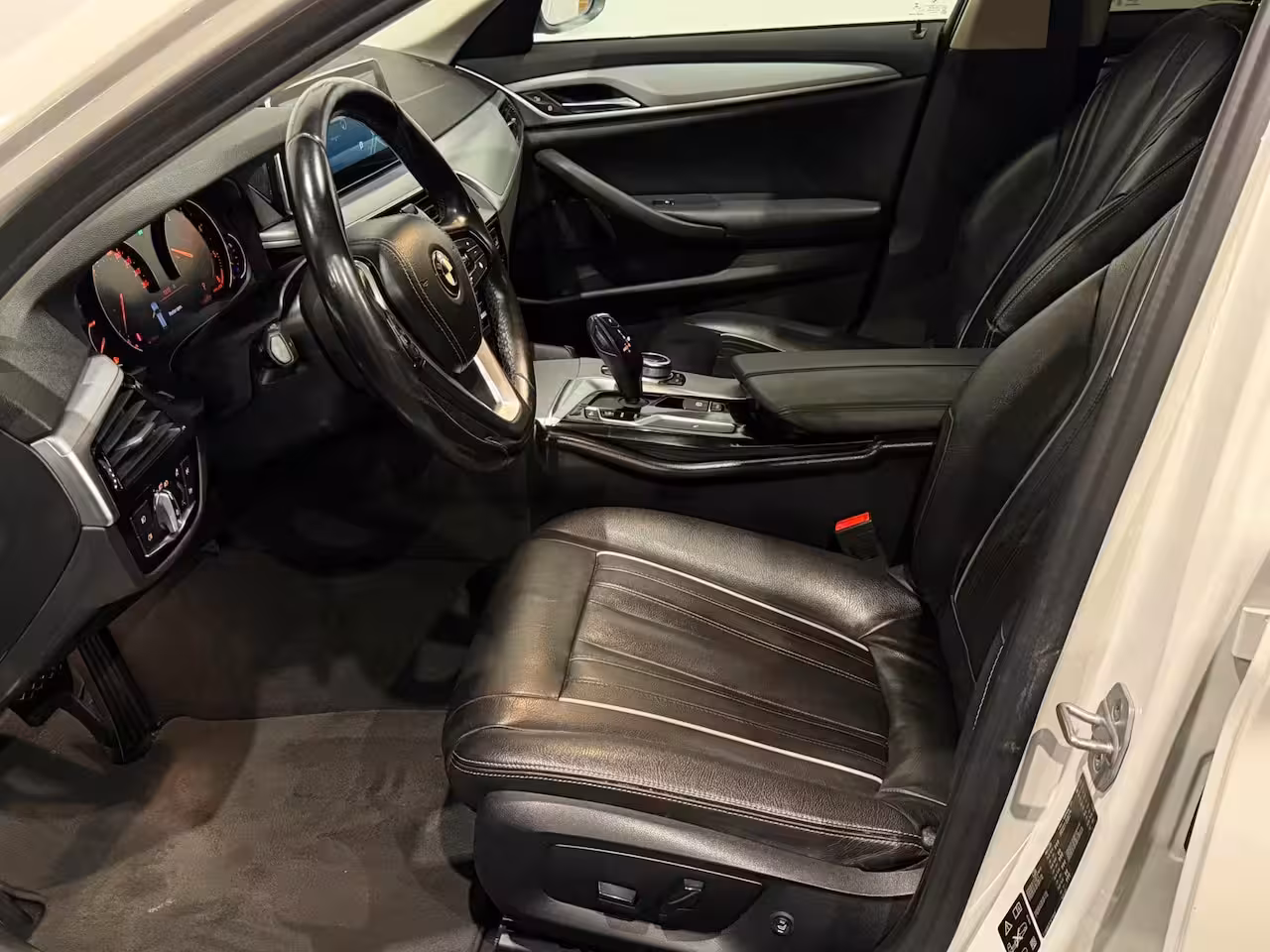BMW 5-serie Touring 540d xDrive Executive AUTOMAAT CAMERA KEYLESS LEDER NAVI STOELVERW. ELEK STOELEN NAP GARAN