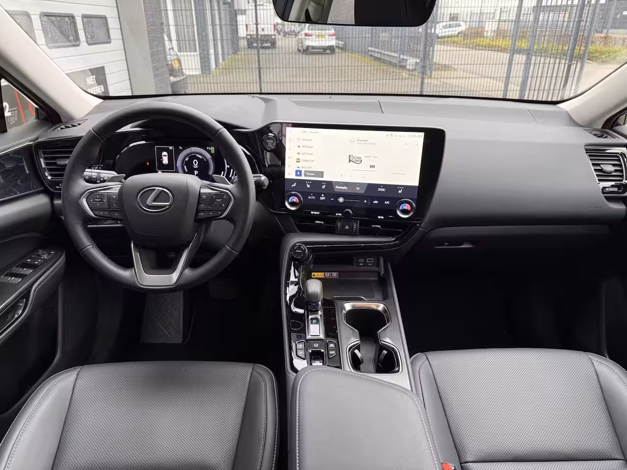 Lexus NX 450h+ AWD PLUG-IN Luxury Line TREKHAAK