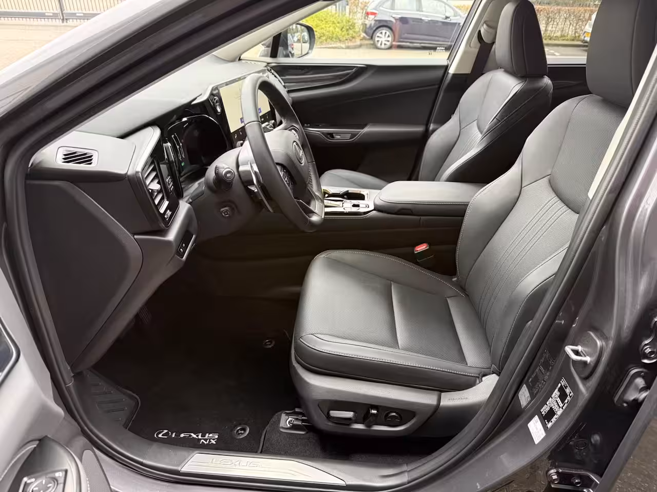 Lexus NX 450h+ AWD PLUG-IN Luxury Line TREKHAAK