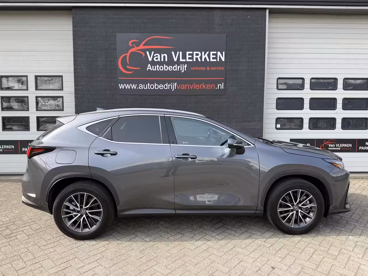 Lexus NX 450h+ AWD PLUG-IN Luxury Line TREKHAAK