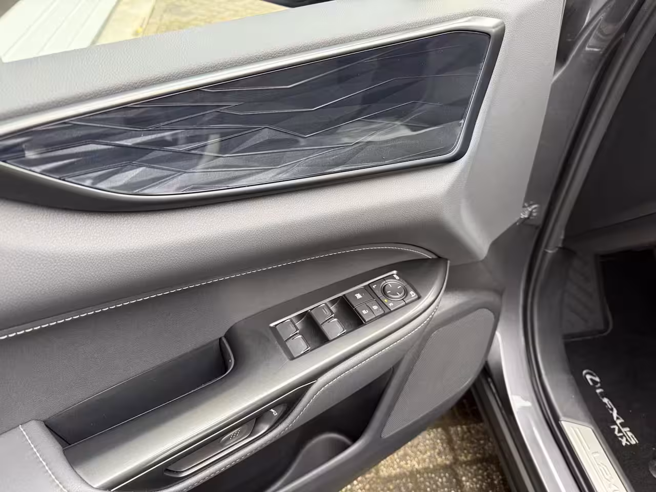 Lexus NX 450h+ AWD PLUG-IN Luxury Line TREKHAAK