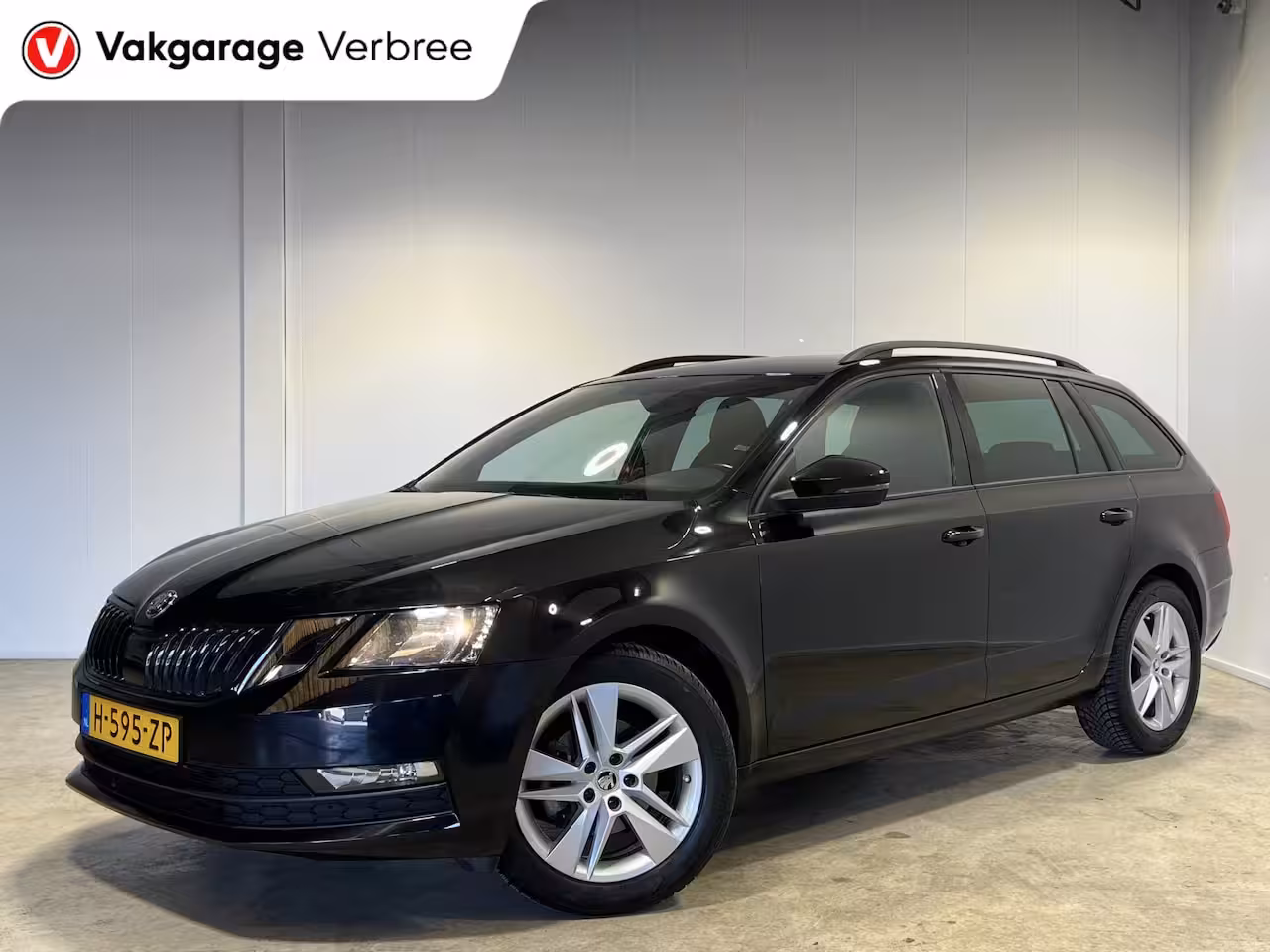 Skoda Octavia Combi 1.0 TSI Greentech Sport Business | Navigatie/Android/Apple Carplay | LM Velgen 17" | Cruis