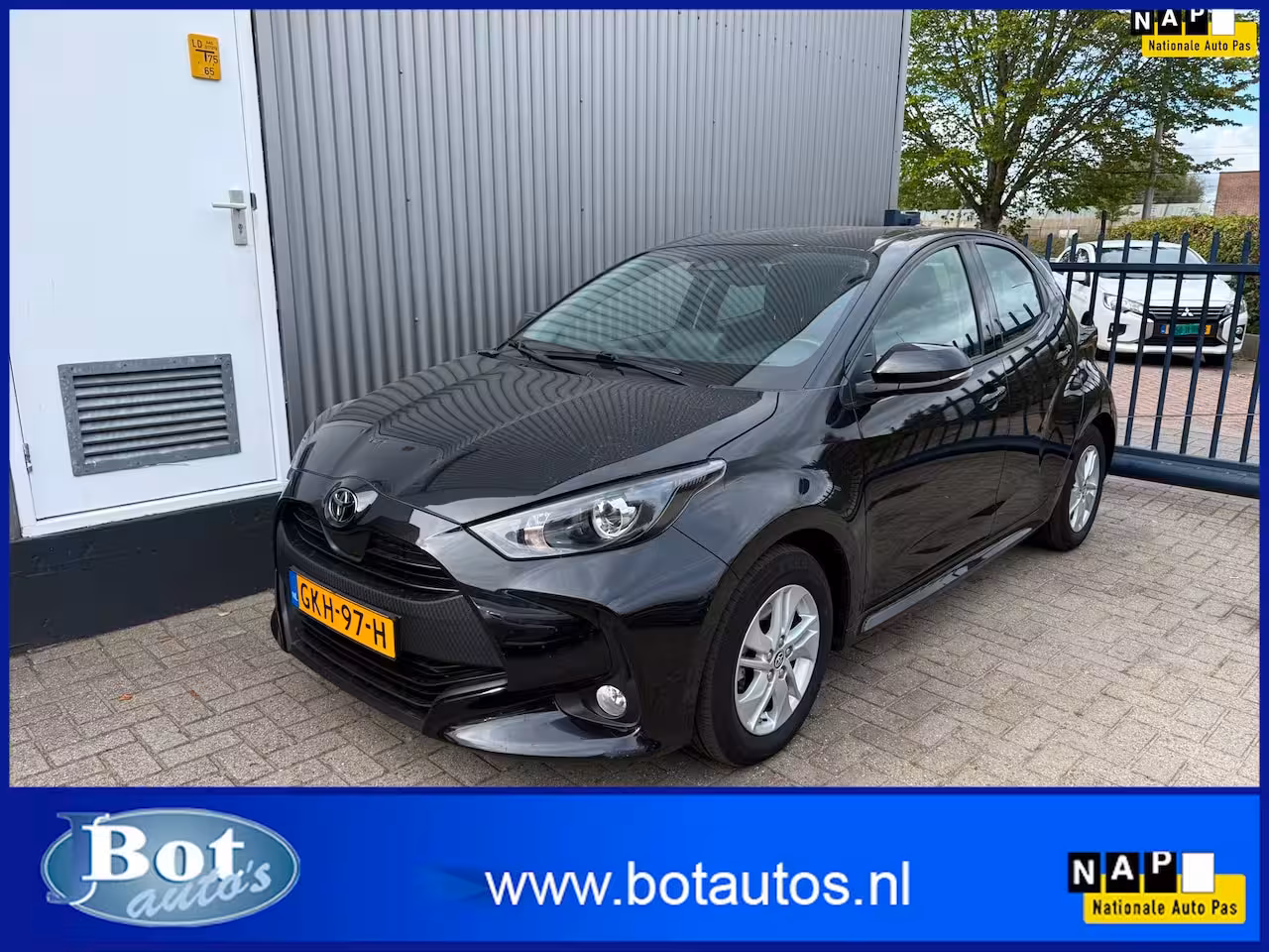 Toyota Yaris 1.5 Hybrid 115 Active / 6X YARIS OP VOORRAAD / 1E EIGENAAR / APPLE CARPLAY / CAMERA / CLIM