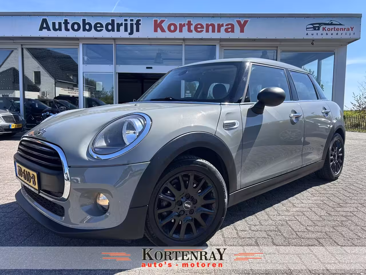 Mini 5-Deurs 1.5 One Business Edition CarPlay/Cruise control/Airco/pdc/Navigatie/Nieuwstaat/100% dealer