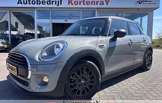 Mini 5-Deurs 1.5 One Business Edition CarPlay/Cruise control/Airco/pdc/Navigatie/Nieuwstaat/100% dealer