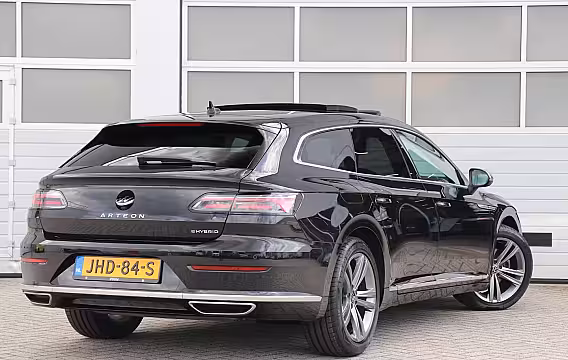 Volkswagen Arteon Shooting Brake 1.4 TSI eHybrid 218pk R-Line Business+ | SoH 91% | Panoramadak | Navigatie | Stoelverwarmi