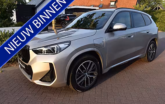 BMW X1 xDrive30e M-SPORT, PANO TREKHAAK