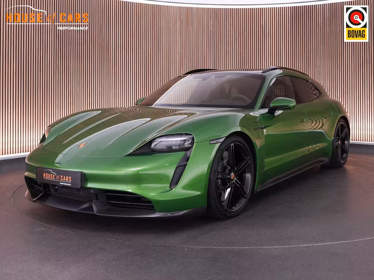 Porsche Taycan Sport Turismo Turbo S 625pk 93 kWh |BTW|PTS Mamba green|Burmester|achteras besturing|passenger disp.|pan