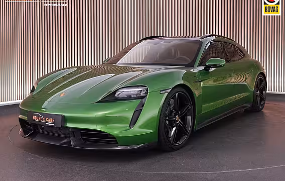 Porsche Taycan Sport Turismo Turbo S 625pk 93 kWh |BTW|PTS Mamba green|Burmester|achteras besturing|passenger disp.|pan