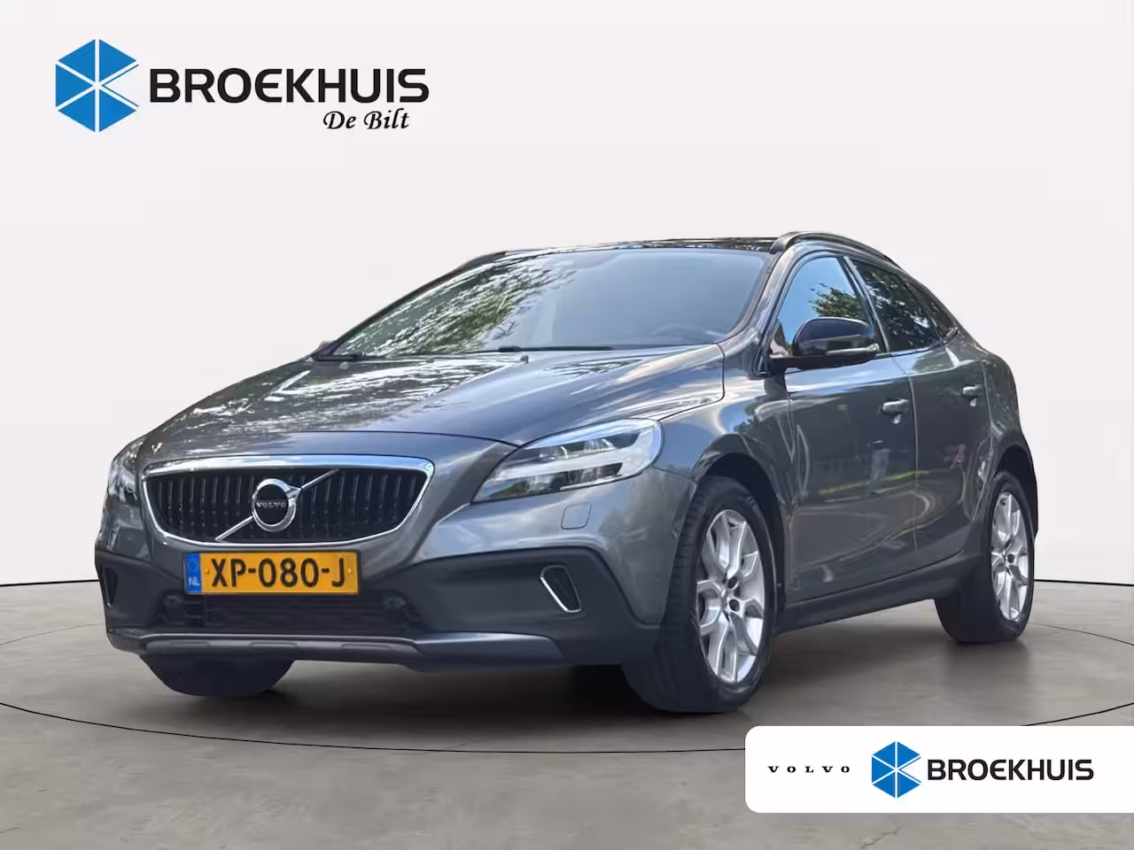 Volvo V40 Cross Country 1.5 T3 Polar+ Luxury AUTOMAAT | TREKHAAK | HARMAB/KARDON | PANO DAK | MEMORY SEATS | STOEL