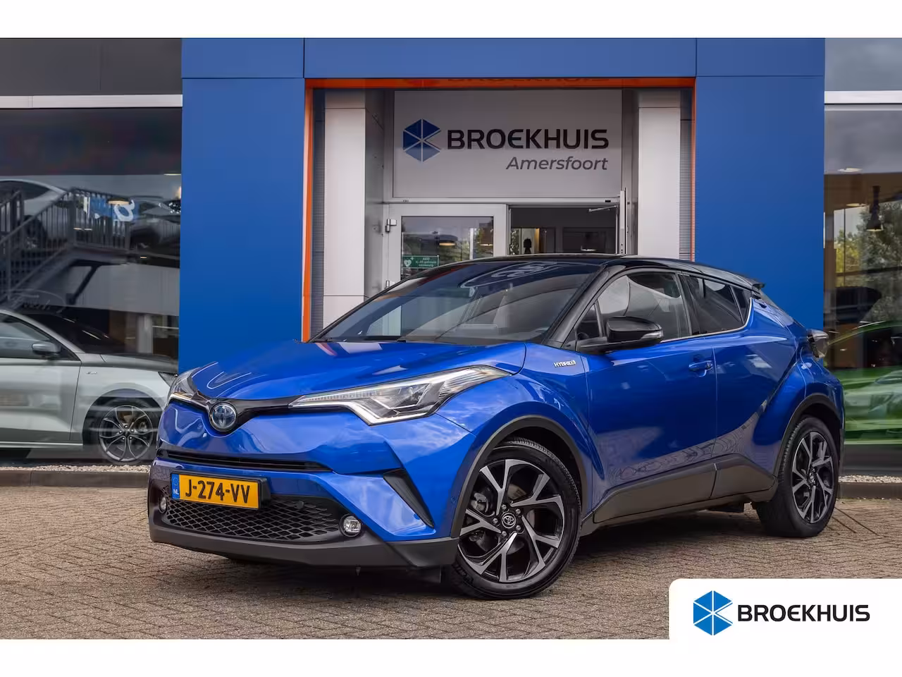 Toyota C-HR 1.8 Hybrid Bi-Tone | Cruise control adaptief | Cruise Control | Stoelverwarming | Parkeers
