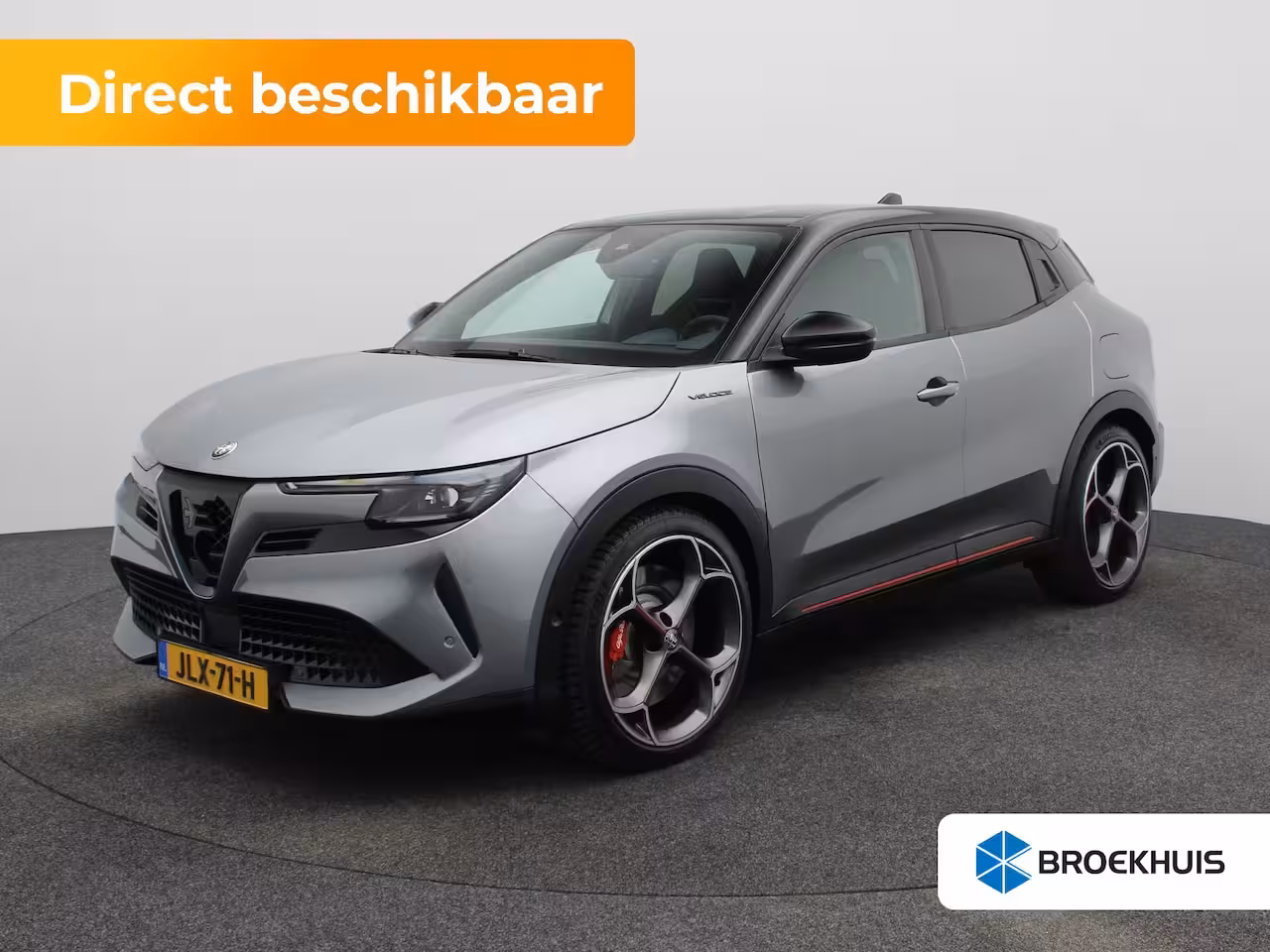 Alfa Romeo Junior Elettrica Veloce 54 kWh 280 PK | Sperdifferentieel | Sabelt Kuipstoelen | Camera | Parkeer