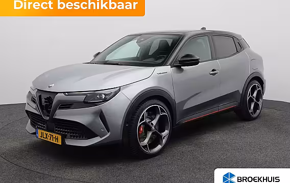 Alfa Romeo Junior Elettrica Veloce 54 kWh 280 PK | Sperdifferentieel | Sabelt Kuipstoelen | Camera | Parkeer