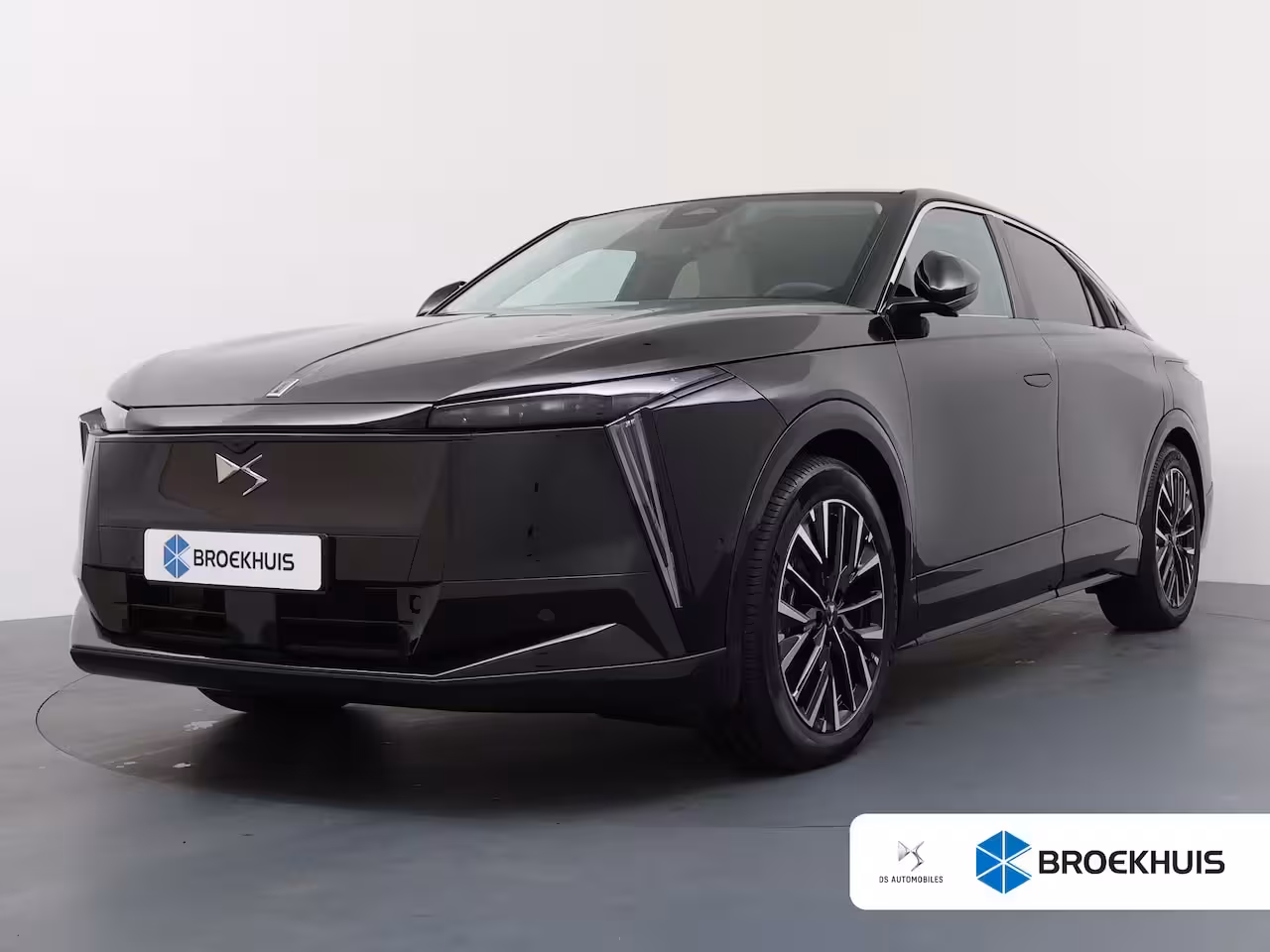 DS No 8 Long Range Pallas 97 kWh | Demo deal | 721 km WLTP | Panoramadak | Trekhaak | 20" Velgen |