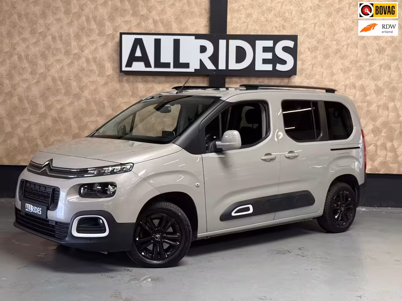 Citroën Berlingo 1.2 PureTech Shine | Camera | Led | Carplay | Parkeersensoren | Pano