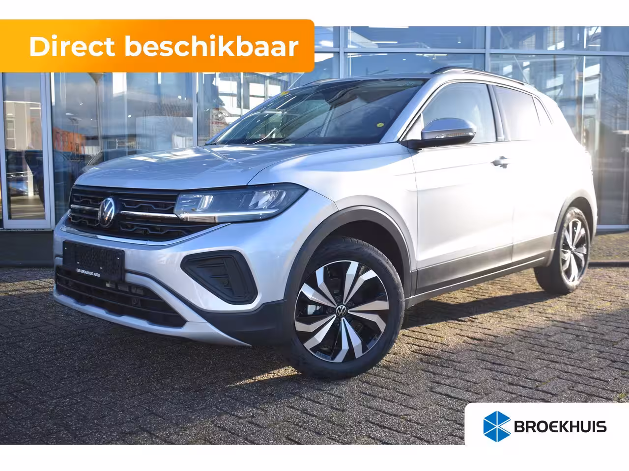 Volkswagen T-Cross Life Edition | 'App-Connect' draadloze smartphone integratie | Achterlichten LED | Afstand