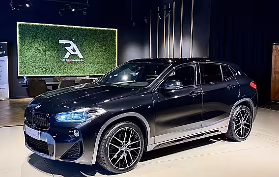 BMW X2 xDrive20i M-Pakket Headup|Camera|Keyles|Navi Zwart