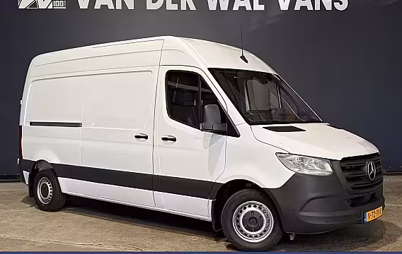 Mercedes-Benz Sprinter 315 CDI 150pk L2H2 Euro6 Airco | Camera | Apple Carplay | Cruisecontrol | Chauffeursstoel