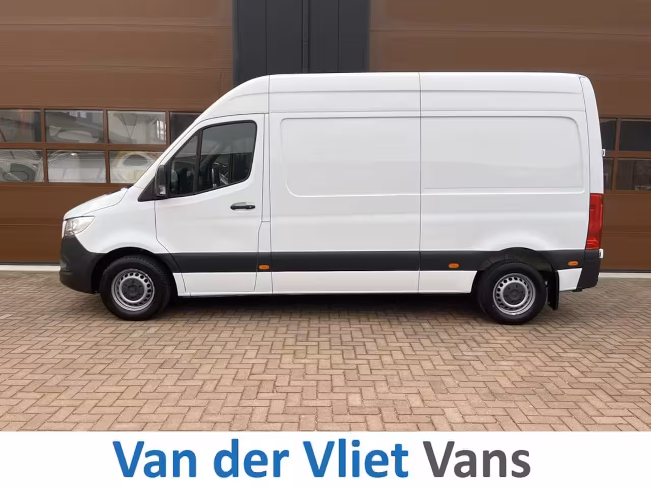 Mercedes-Benz Sprinter 314 2.2 CDI 143pk E6 9-Tronic L2H2 Lease €439 p/m, Airco Aut., Navi, Carplay, PDC, Camera,