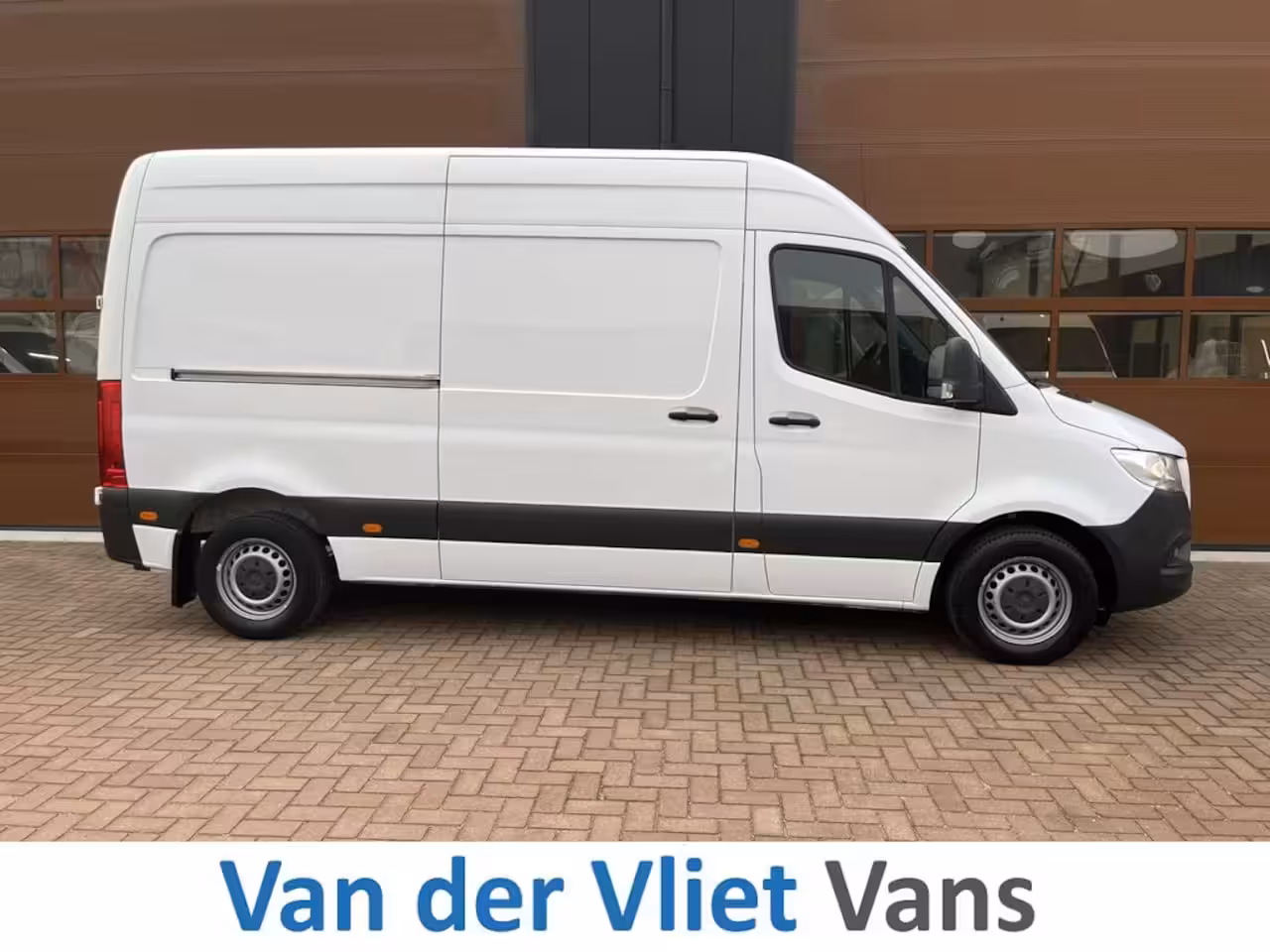 Mercedes-Benz Sprinter 314 2.2 CDI 143pk E6 9-Tronic L2H2 Lease €439 p/m, Airco Aut., Navi, Carplay, PDC, Camera,