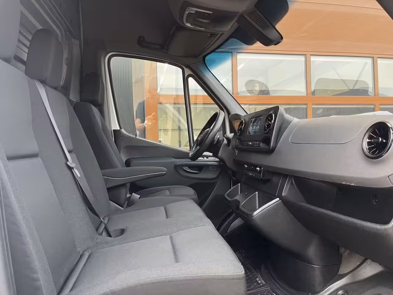 Mercedes-Benz Sprinter 314 2.2 CDI 143pk E6 9-Tronic L2H2 Lease €439 p/m, Airco Aut., Navi, Carplay, PDC, Camera,