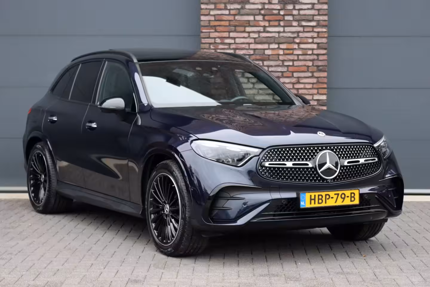 Mercedes-Benz GLC-klasse 400e 4MATIC AMG Line | Airmatic | Achterasbesturing | Distronic+ | Memory | Trekhaak | Dig