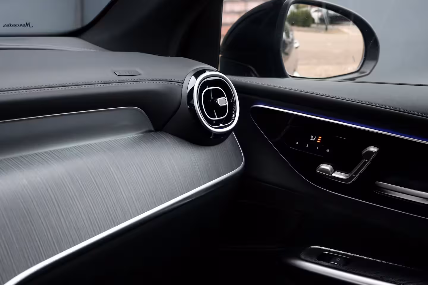 Mercedes-Benz GLC-klasse 400e 4MATIC AMG Line | Airmatic | Achterasbesturing | Distronic+ | Memory | Trekhaak | Dig