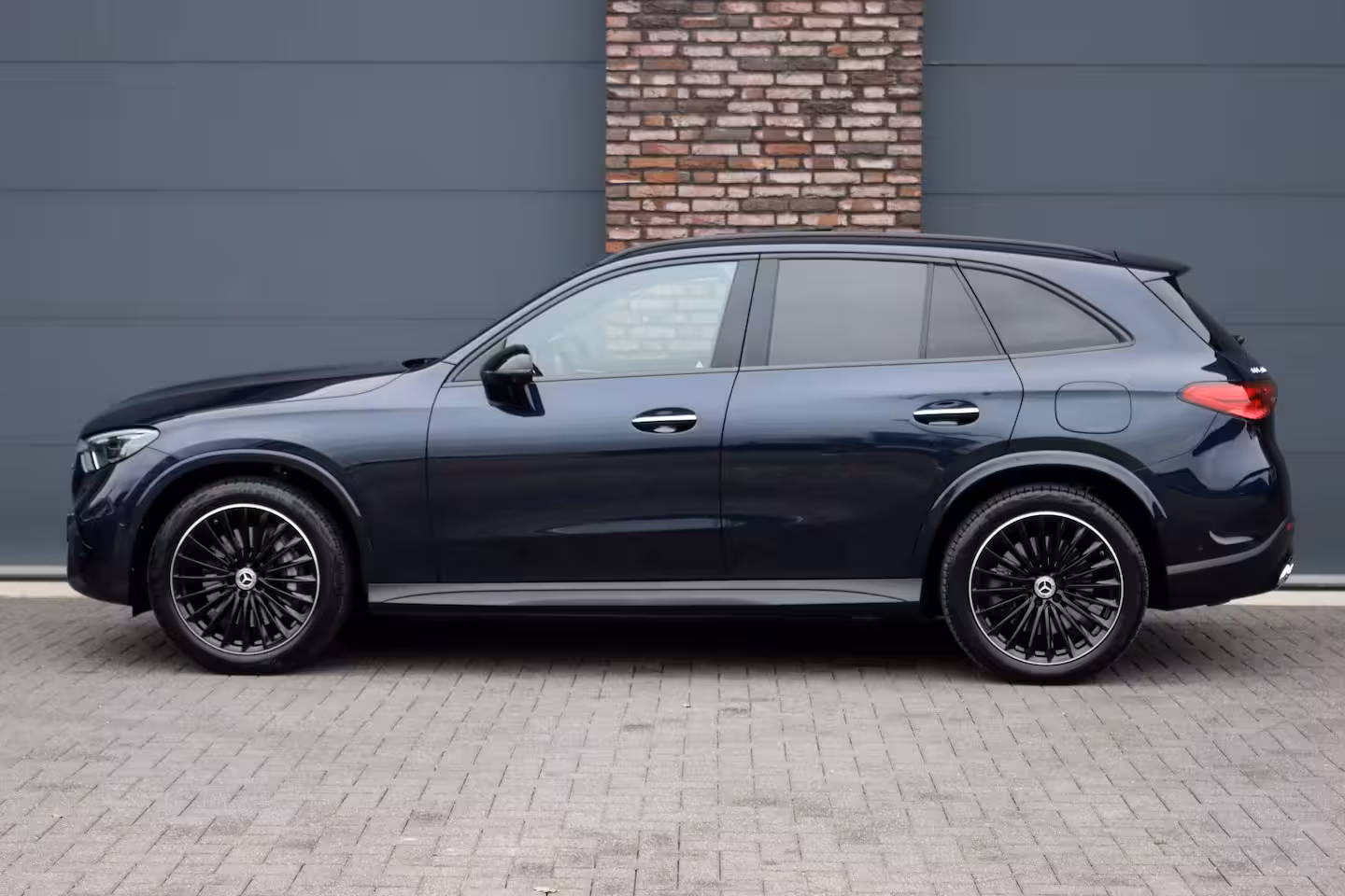Mercedes-Benz GLC-klasse 400e 4MATIC AMG Line | Airmatic | Achterasbesturing | Distronic+ | Memory | Trekhaak | Dig