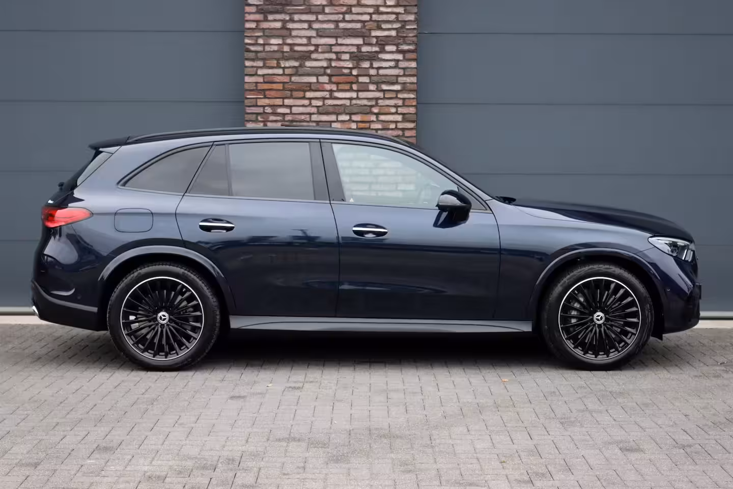 Mercedes-Benz GLC-klasse 400e 4MATIC AMG Line | Airmatic | Achterasbesturing | Distronic+ | Memory | Trekhaak | Dig