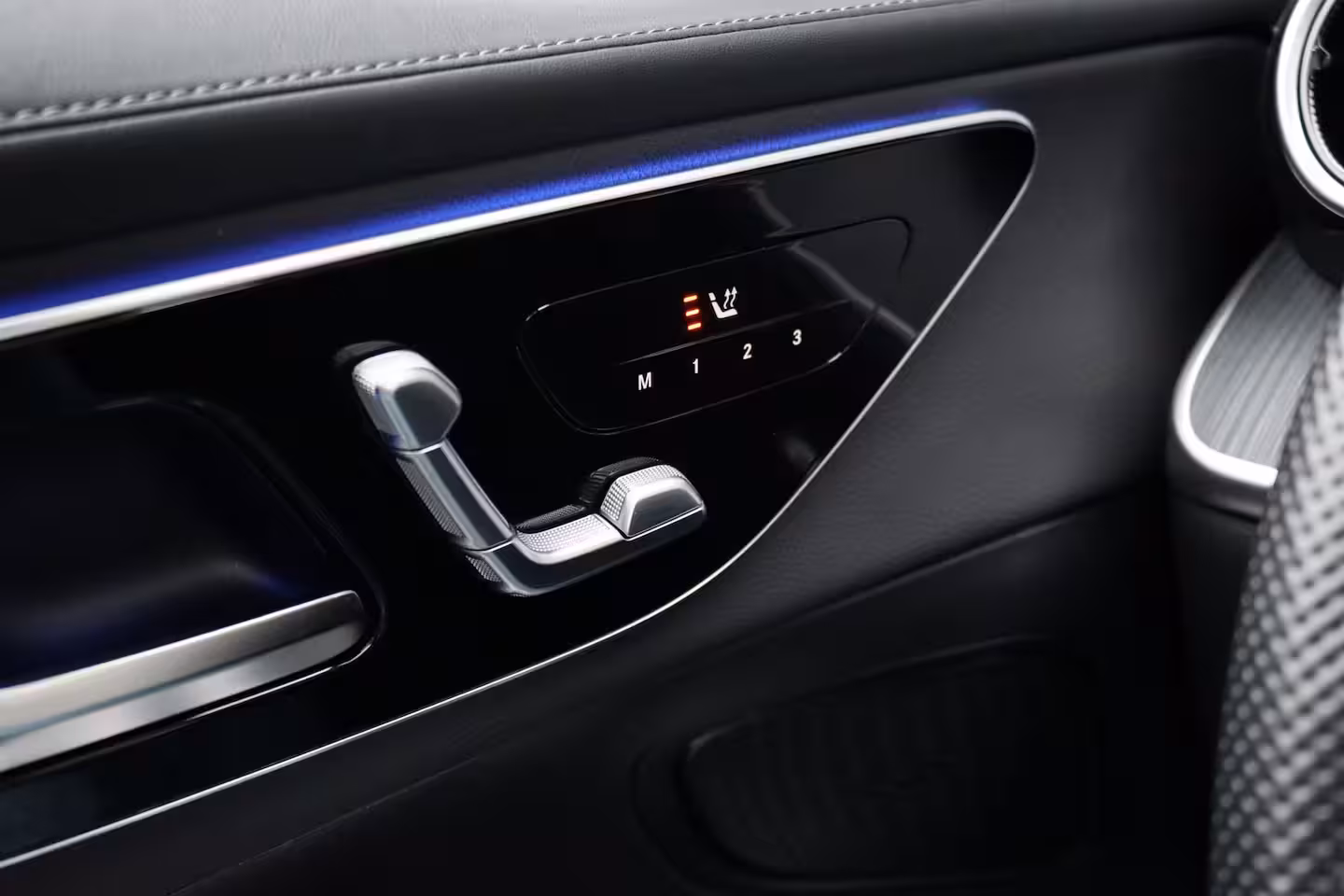 Mercedes-Benz GLC-klasse 400e 4MATIC AMG Line | Airmatic | Achterasbesturing | Distronic+ | Memory | Trekhaak | Dig