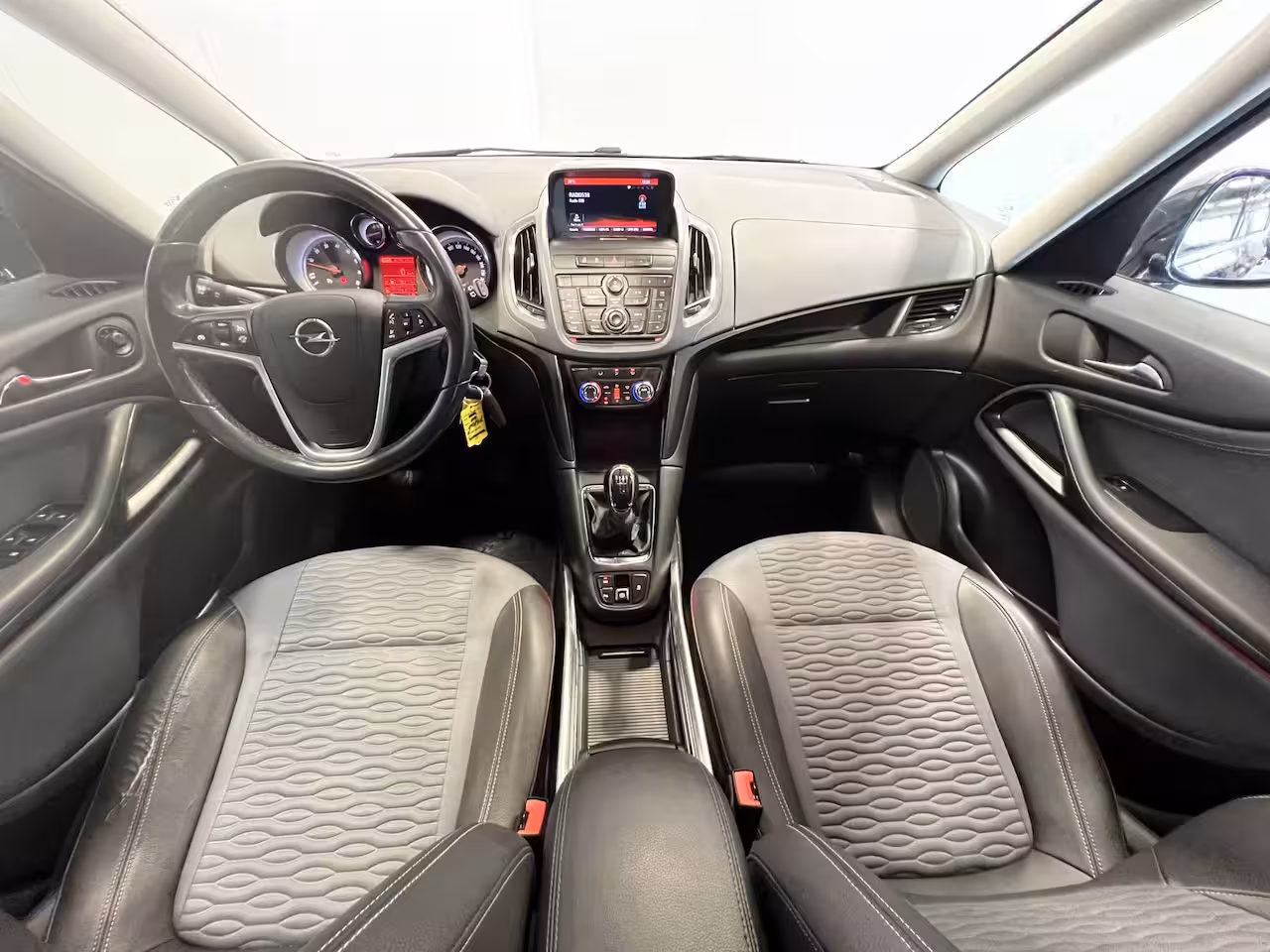 Opel Zafira Tourer 1.4 Cosmo 7pers. | Lichtmetalen Velgen 17" | Cruise Control | Airco | Bi-Xenon Koplampen |