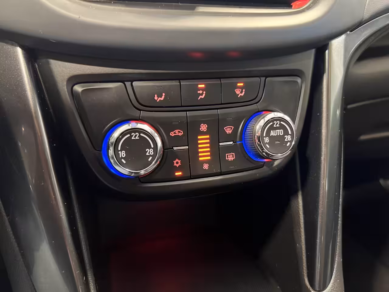 Opel Zafira Tourer 1.4 Cosmo 7pers. | Lichtmetalen Velgen 17" | Cruise Control | Airco | Bi-Xenon Koplampen |