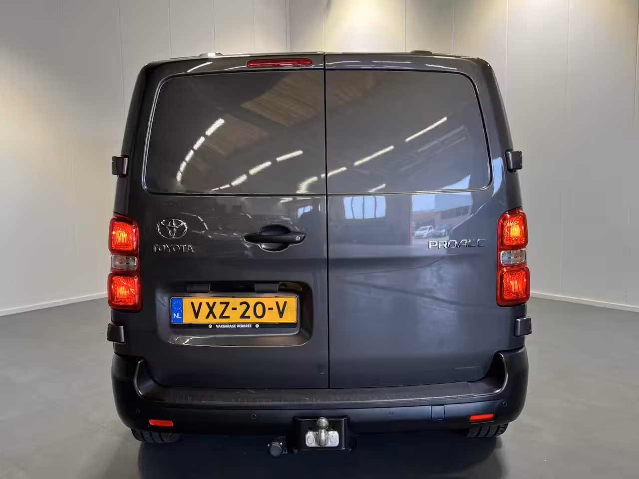 Toyota ProAce Worker 1.5 D-4D Live | Navigatie | LM Velgen | | PDC Achter | Sidebars