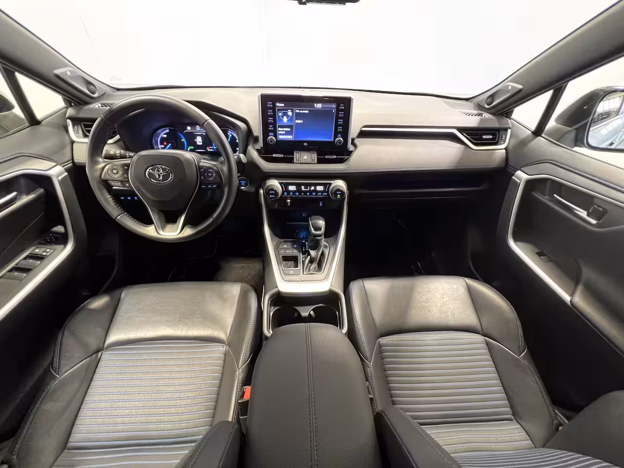 Toyota RAV4 2.5 Hybrid Executive | Navigatie | LM Velgen 18" | Voorstoelen Verwarmd | PDC Voor en Acht