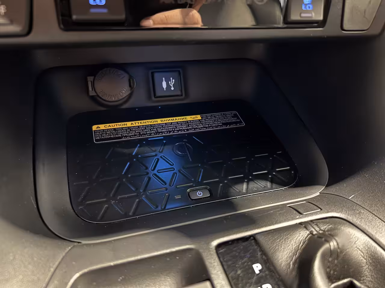 Toyota RAV4 2.5 Hybrid Executive | Navigatie | LM Velgen 18" | Voorstoelen Verwarmd | PDC Voor en Acht