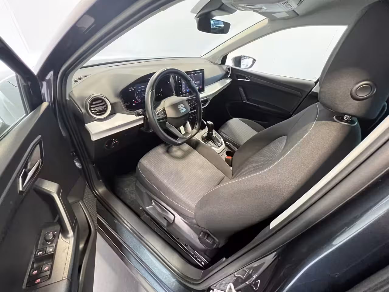 Seat Arona 1.0 TSI Style | Android Auto/Apple Carplay | LM Velgen 16" | Cruise Control | PDC Achter |