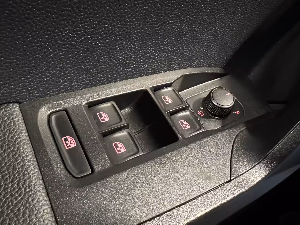 Seat Arona 1.0 TSI Style | Android Auto/Apple Carplay | LM Velgen 16" | Cruise Control | PDC Achter |