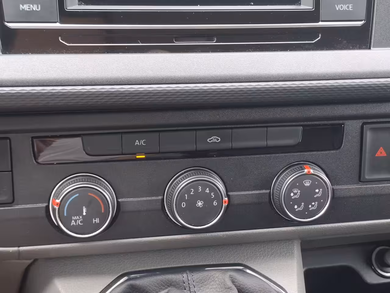 Volkswagen Transporter 2.0 TDI L2H1 Highline | Android/Apple Carplay | LM Velgen 16" | Cruise Control | Sidebars